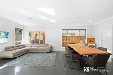 Stylish Family Home in Box Hill - Photo 2