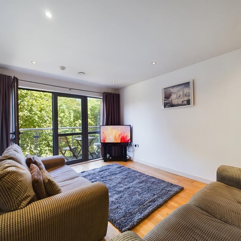 2 bedroom flat to rent - Photo 1