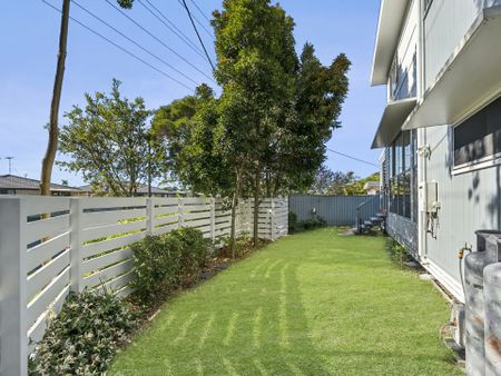 Modern Coastal Living in the Heart of Bongaree - Photo 2