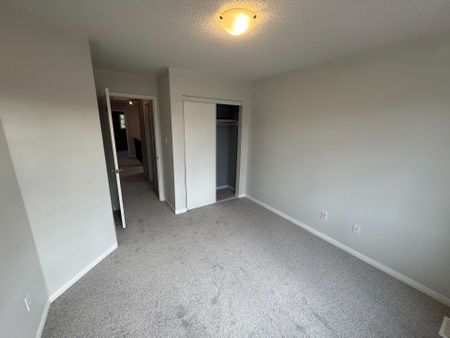 For Lease - 7 Stiles Avenue, Aurora, Ontario - Photo 4