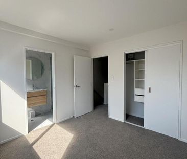 Modern quality living! - Photo 3