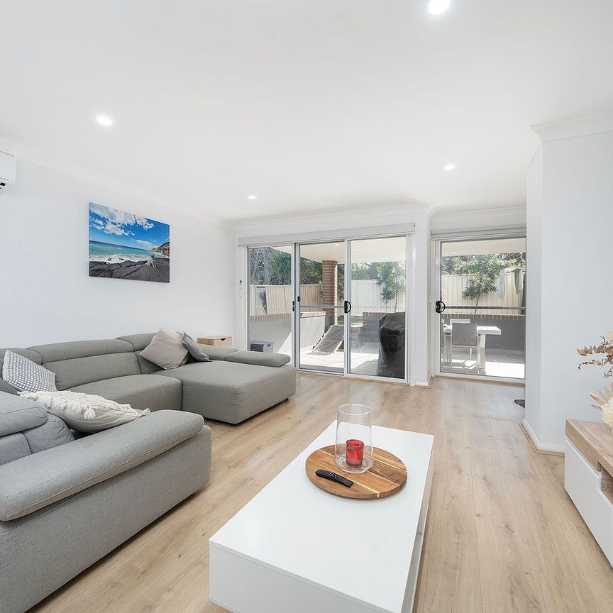 Stlylish Townhouse In Quiet Location - Photo 1