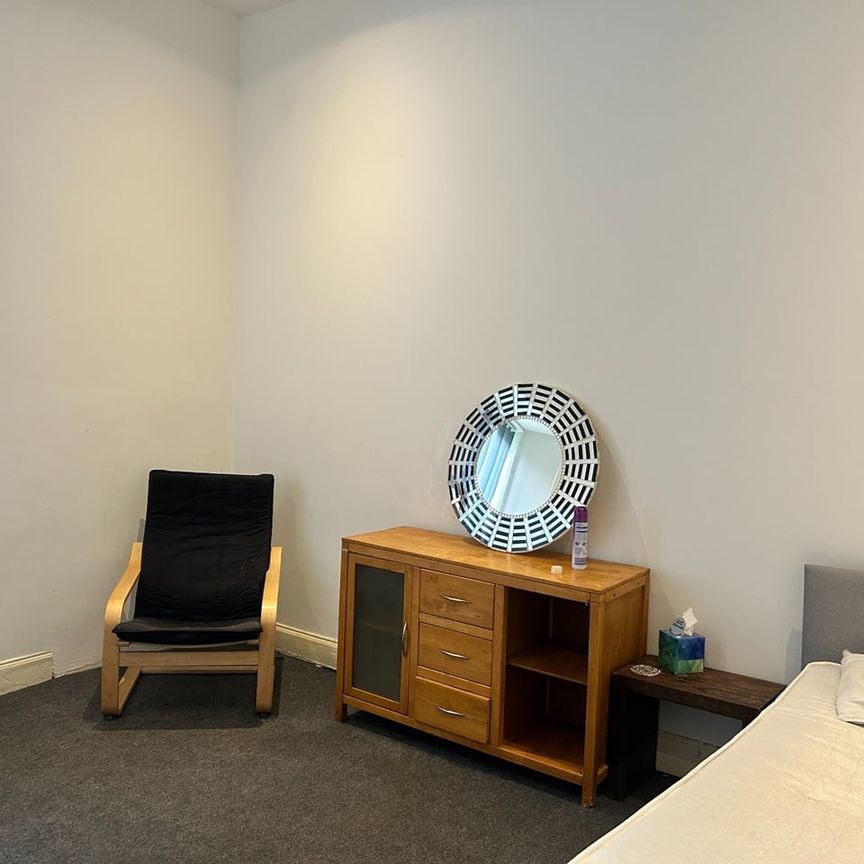 Room in a Shared House, Sinclair Drive, G42 - Photo 1