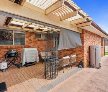 Prime Location! - Photo 6