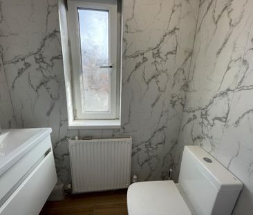 5 bedroom flat to rent - Photo 4