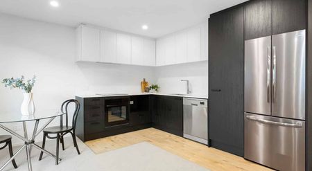 New build two bedroom town house Redwood - Photo 3