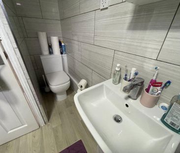 4 bedroom terraced house to rent - Photo 3