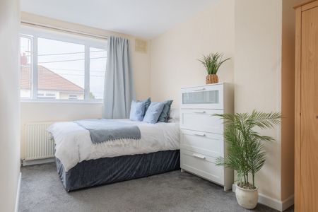 4 Bed Terraced House, Mortimer Road, BS34 - Photo 4