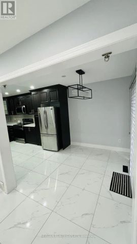 803 DEVERON CRESCENT W - Photo 2