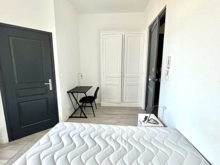 Location Appartement 11 pièces 253m² ROUBAIX 59100 - Photo 4