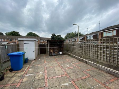 Lyndhurst Avenue, Aldershot, Hampshire, GU11 - Photo 5