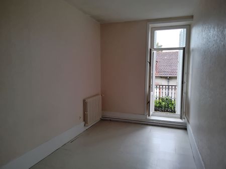 Vaste appartement 100 m² centre ville AUTUN - Photo 3