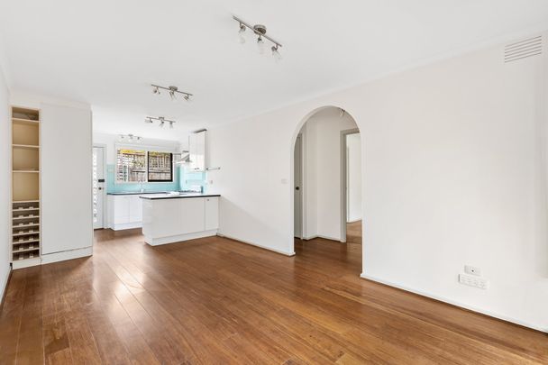 Inner City Living! - Photo 1