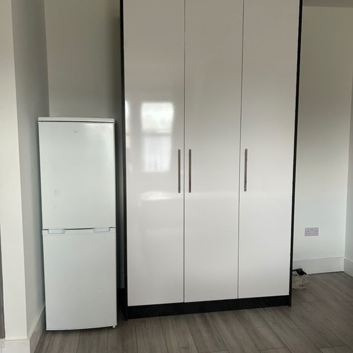 Bedsit, Callcott Road, NW6 - Photo 1