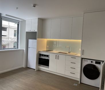 BRAND NEW CENTRAL CITY STUDIO APARTMENT - Photo 2