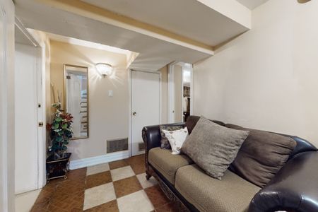 For Lease - 10 Shoreland Crescent Unit# B2, Toronto, Ontario - Photo 2
