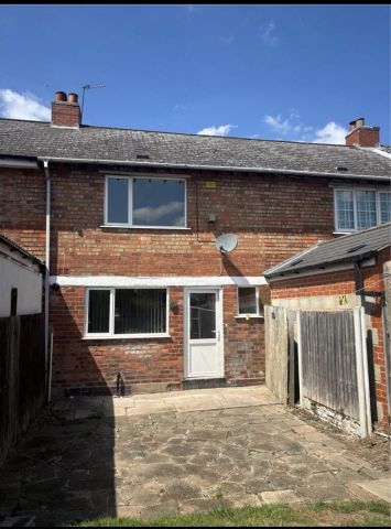 2 Bed Terraced House, Yarnfield Road, B11 - Photo 3