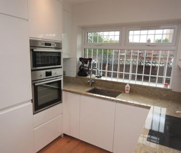 Templemead Close, East Acton, London, W3 7NH - Photo 3