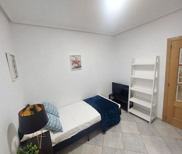 Calle Sanz Raso, Madrid, Community of Madrid 28038 - Photo 2