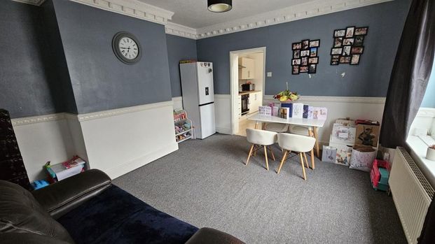 2 bedroom terraced house to rent - Photo 1