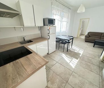À louer Superbe appartement T2 meublé au coeur de Salon-de-Provence - Photo 2