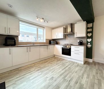 3 bedroom terraced house to rent - Photo 6