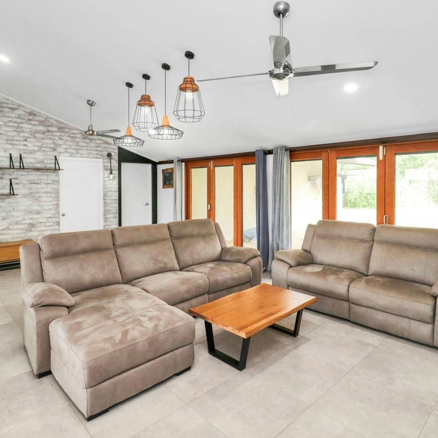 Spacious 4 Bedroom Family Home + Office in Quiet Cul-de-Sac - Photo 1