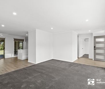 STUNNING, SPACIOUS LOWSET WITH MULTIPLE LIVNG AREAS FOR A FAMILY + ... - Photo 4