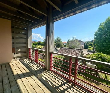 Superbe duplex rénové de 4,5 pièces dans un cadre calme et verdoyant - Photo 2