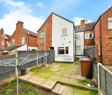 3 bedroom terraced house to rent - Photo 3