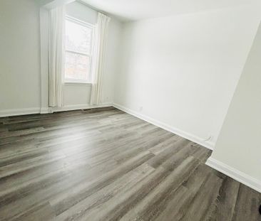 For Lease - 4229 Bloor Street Unit# Main, Toronto, Ontario - Photo 5