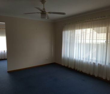 Low Maintenance Three Bedroom Unit - Photo 4