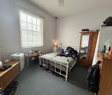 1 bedroom property to rent - Photo 4