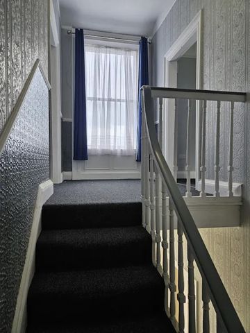 Royal Canal Terrace, Dublin - Photo 4