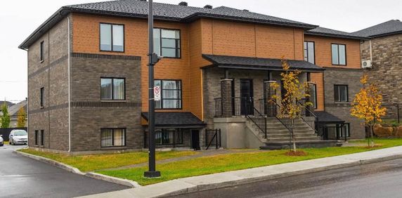 🏡 Appartement haut de gamme à louer – 364 rue du Maçon, St-Jérôme – Libre dès le 1er juin 2025 ! – Seulement 1250$ / mois - Photo 2