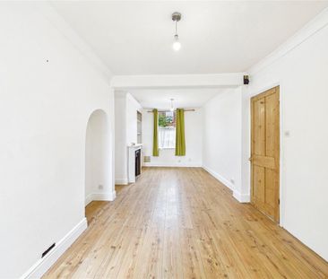 2 bedroom terraced house to rent - Photo 4