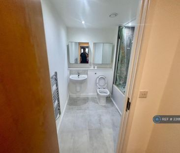 1 bedroom flat to rent - Photo 6