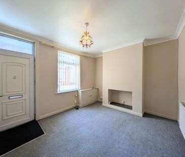 2 bedroom terraced house to rent - Photo 4