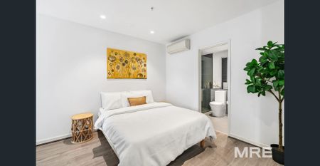 Live in the heart of South Yarra - Photo 3