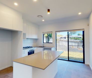 2/2 Henry Street, Adamstown NSW 2289 - Photo 4