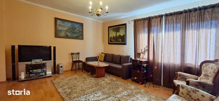 Vilă de închiriat cu 3 camere, grădină amenajată și garaj in Codlea - Photo 5