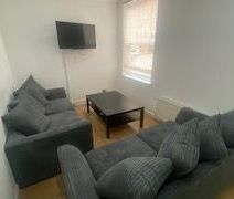 Room 6, Walsgrave Road, Coventry - Photo 5