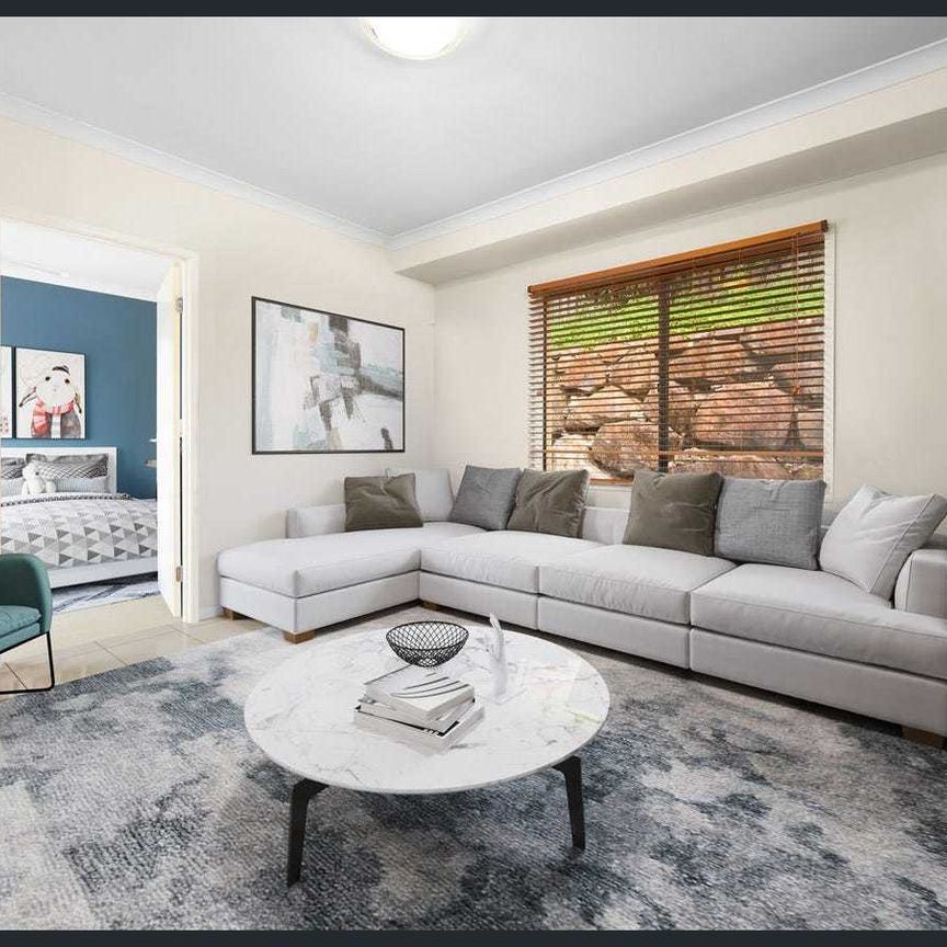 6 Tuggeranong Avenue - Photo 1