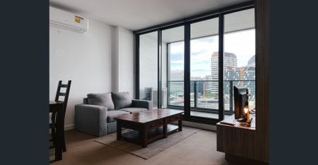 Effortless City Living with Stunning Views - Photo 4