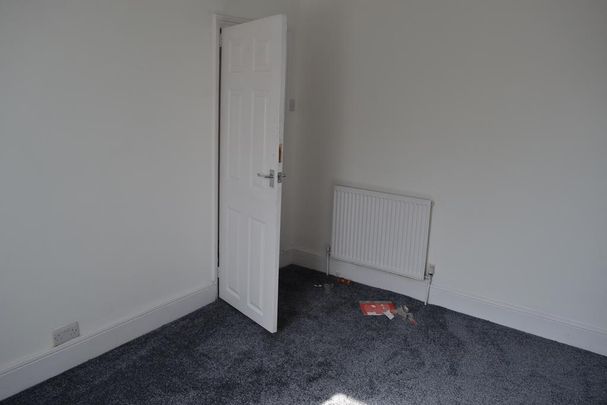 4 bedroom terraced house to rent - Photo 1