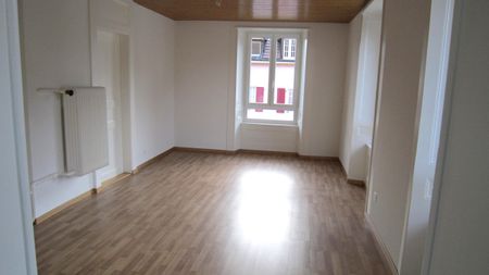 Bel appartement de 3 pièces au 1er étage avec balcon - Photo 2