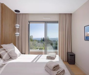Maison à louer Tourrettes Sur Loup, Cote d'Azur, France8 000 EUR / ... - Photo 5