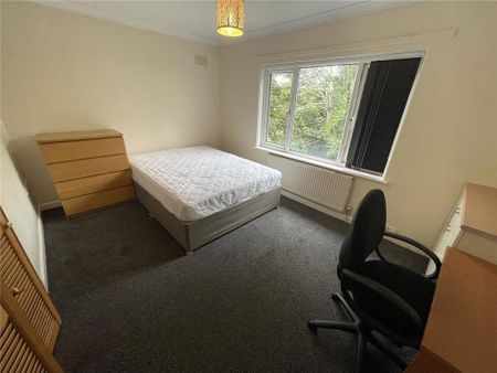 5 bedroom detached house to rent - Photo 2