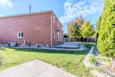 For Lease - 8 Dingwall Court, Brampton, Ontario - Photo 5