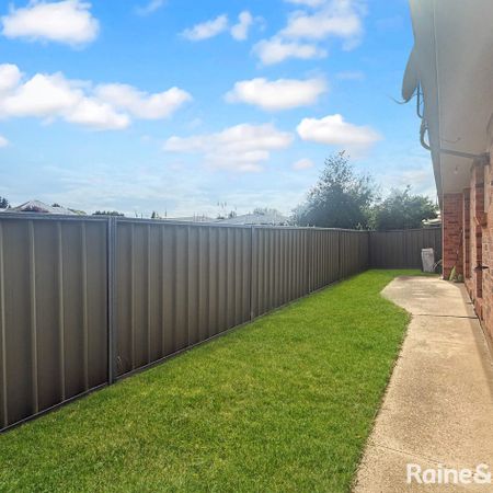 Two Bedroom Unit Close to Bletchington Public School - Photo 3